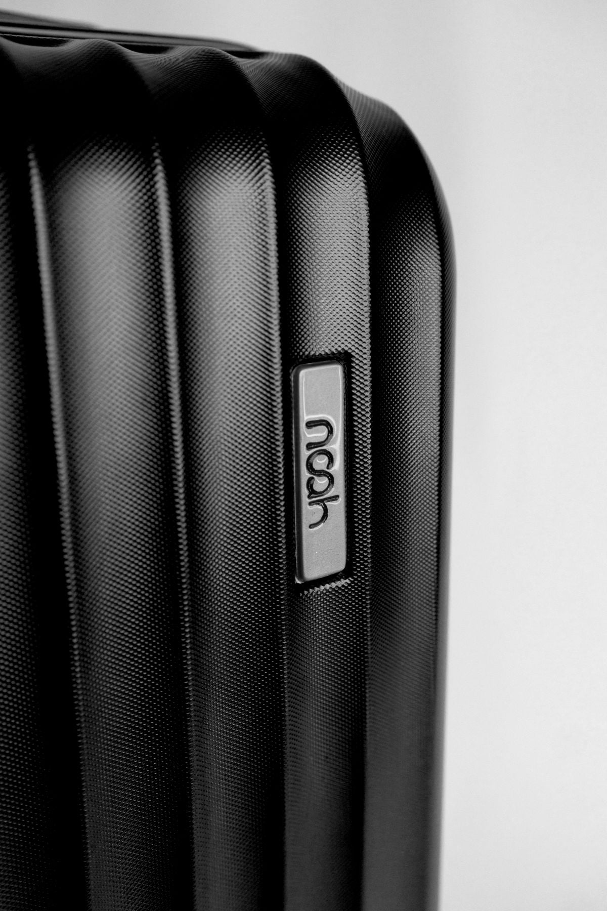 Mala de Bordo Floripa 20" Preta Noah - Leve, Resistente e Compacta