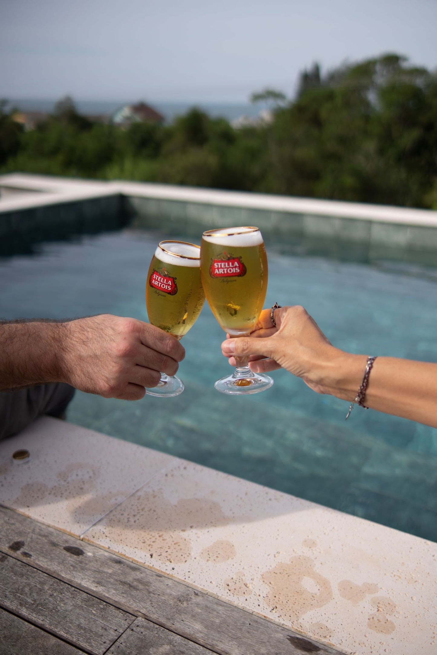 Jogo 4 Taças De Cerveja Stella Artois 330ml Ambev Copo Borda Dourada Cálice