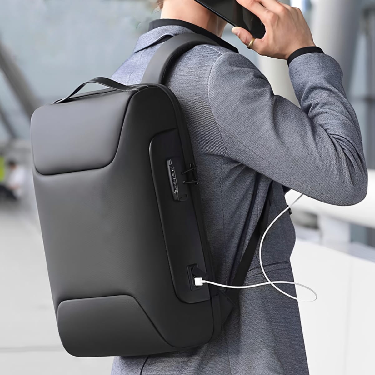 MOCHILA IMPERMEÁVEL ANTI-ROUBO EXECUTIVA COM CADEADO