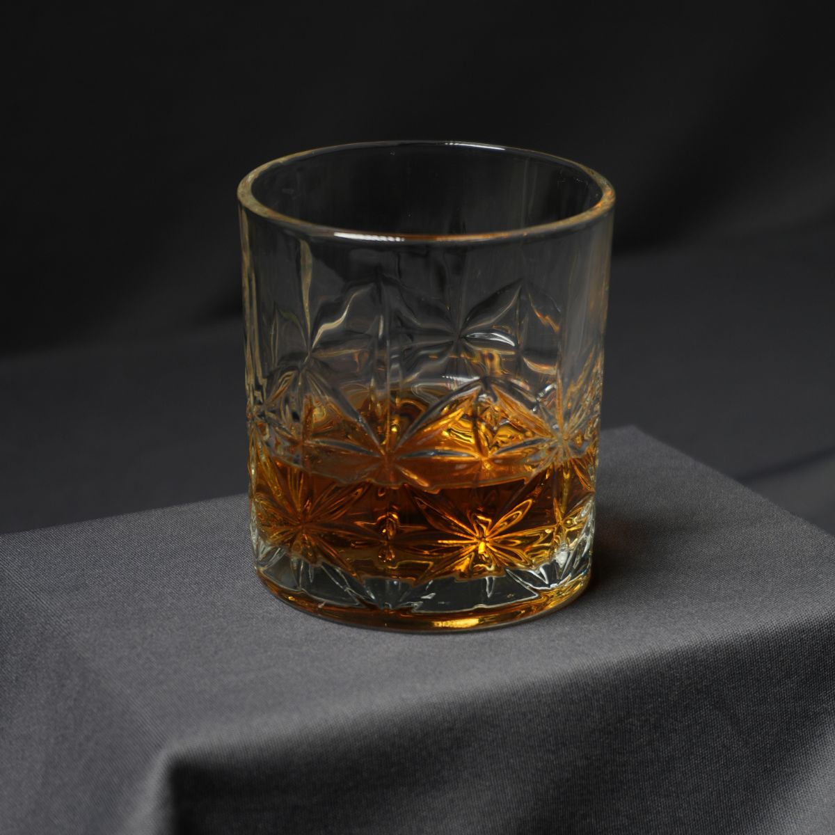 COPO DE VIDRO PARA WHISKY FLOWER - 332ML