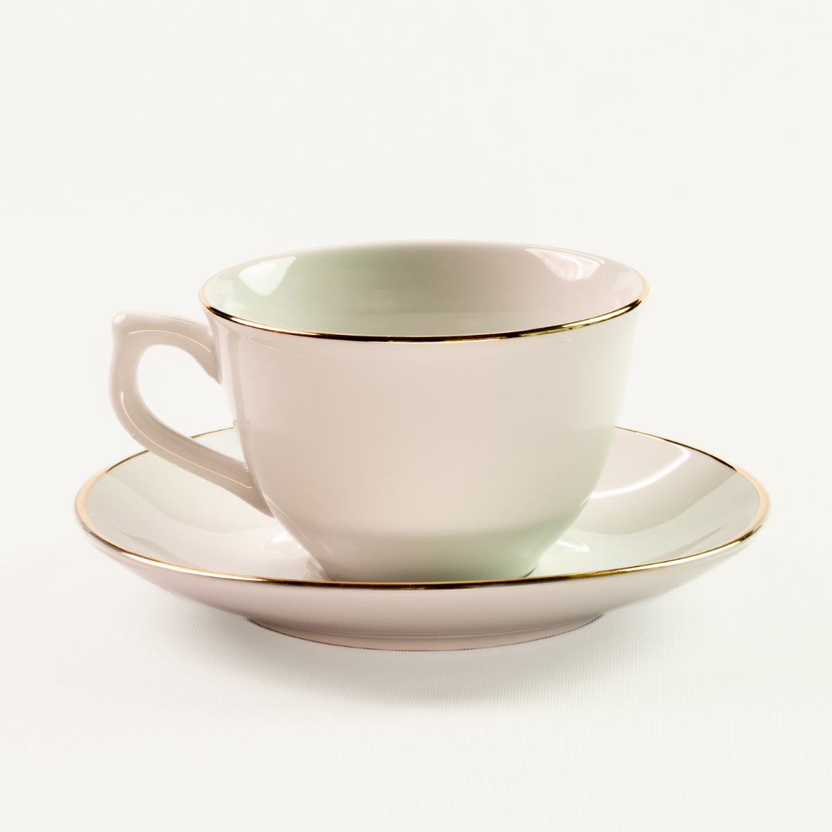 Jogo De Pratos Estaleiro De Porcelanas Borda Dourado 20 Peças