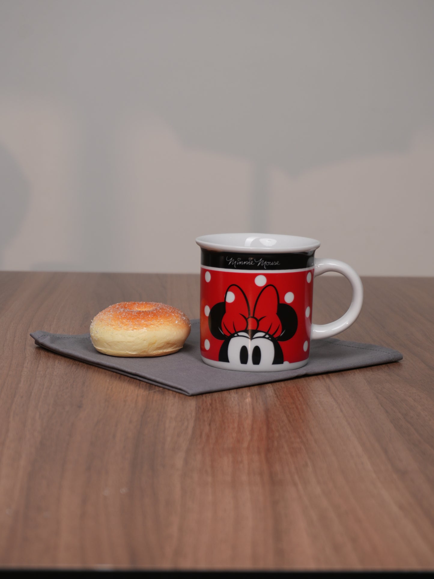Caneca Porcelana Retrô Minnie 300ML - Licenciado Disney