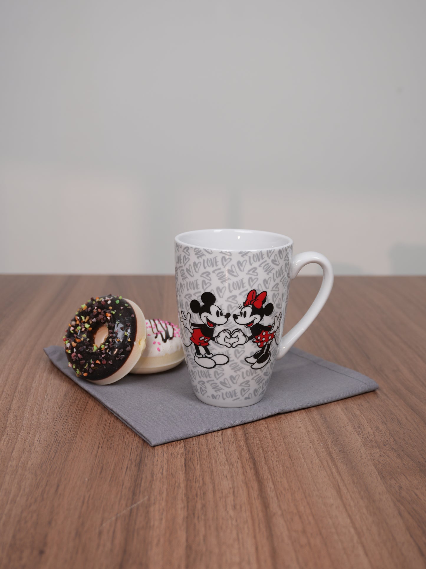 CANECA DE PORCELANA MICKEY E MINNIE LOVE 350ML DISNEY