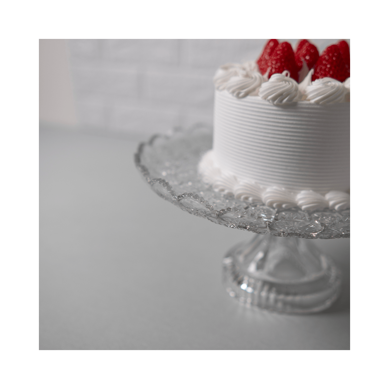 Boleira Prato Para Bolo Gourmet Sakara Com pé e tampa 29,5cm