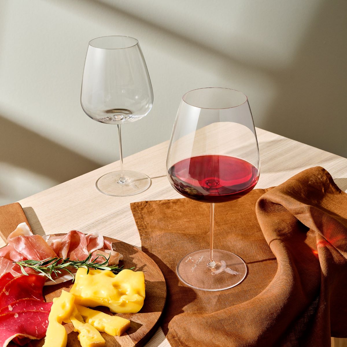 Taça de Vinho Tinto Volcano Stem Zero Linha Nude -  1000ML