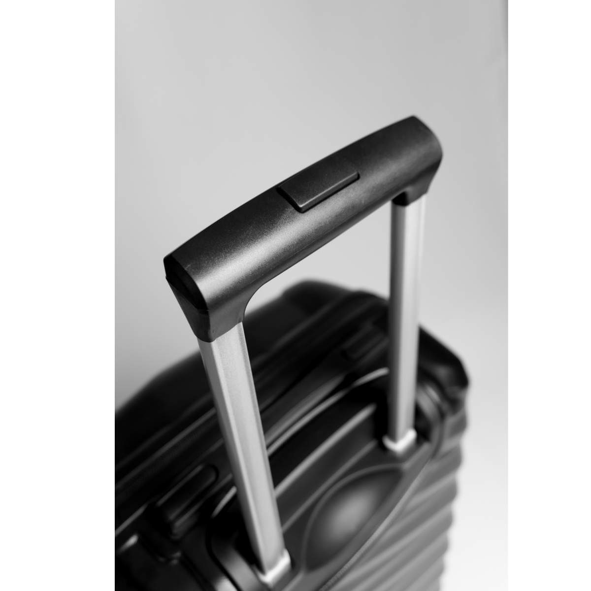 MALA DE VIAGEM 24' PRETA NOAH