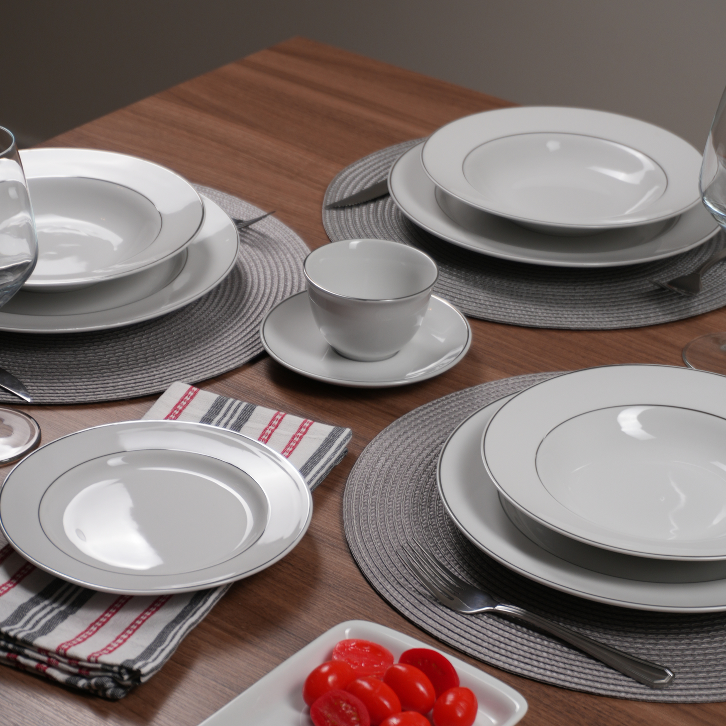 Jogo De Pratos Estaleiro De Porcelanas Borda Prata 20 Peças