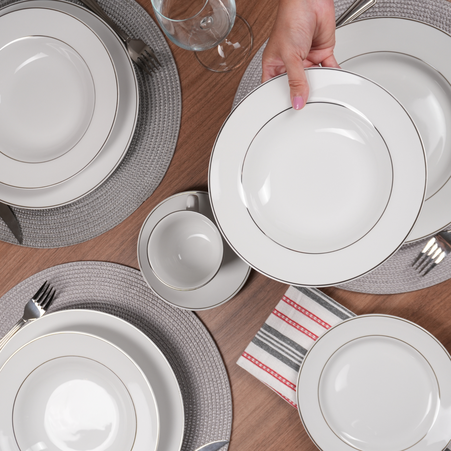 Jogo De Pratos Estaleiro De Porcelanas Borda Prata 20 Peças